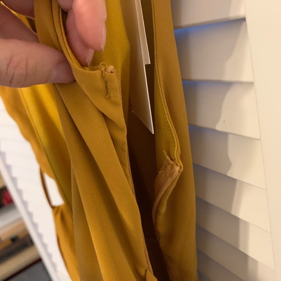 Mustard jumpsuit - Picture 3 of 4